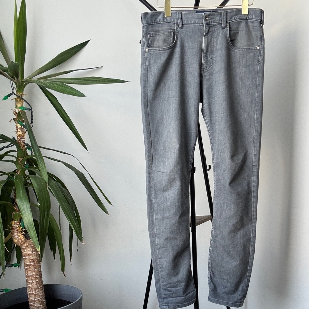 Patagonia Slim Straight Jeans in Grey Wash - Picture 2 of 13